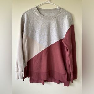 Women’s Medium Color Block Sweatshirt